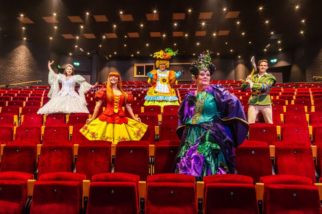 Carl Tracey-Fareham Live Pantomime&nbsp;Interview.